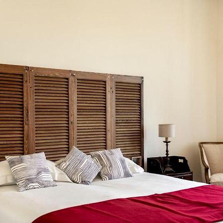 Le Vecchie Persiane - Bed & Breakfast Диано-д'Альба Экстерьер фото