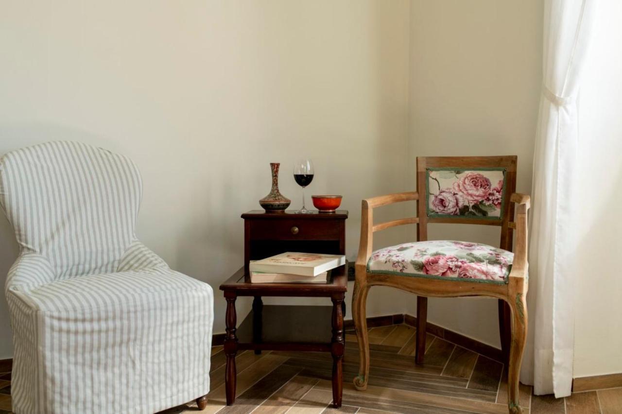 Le Vecchie Persiane - Bed & Breakfast Диано-д'Альба Экстерьер фото