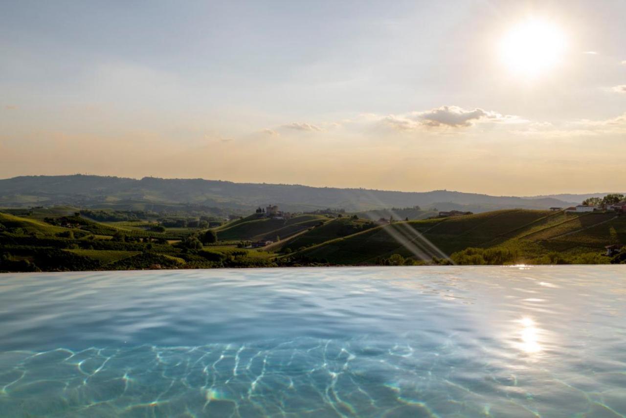 Le Vecchie Persiane - Bed & Breakfast Диано-д'Альба Экстерьер фото