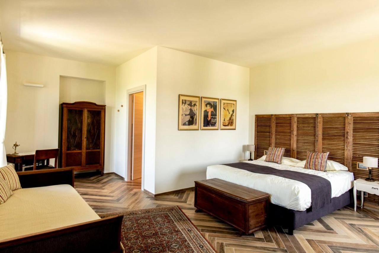 Le Vecchie Persiane - Bed & Breakfast Диано-д'Альба Экстерьер фото