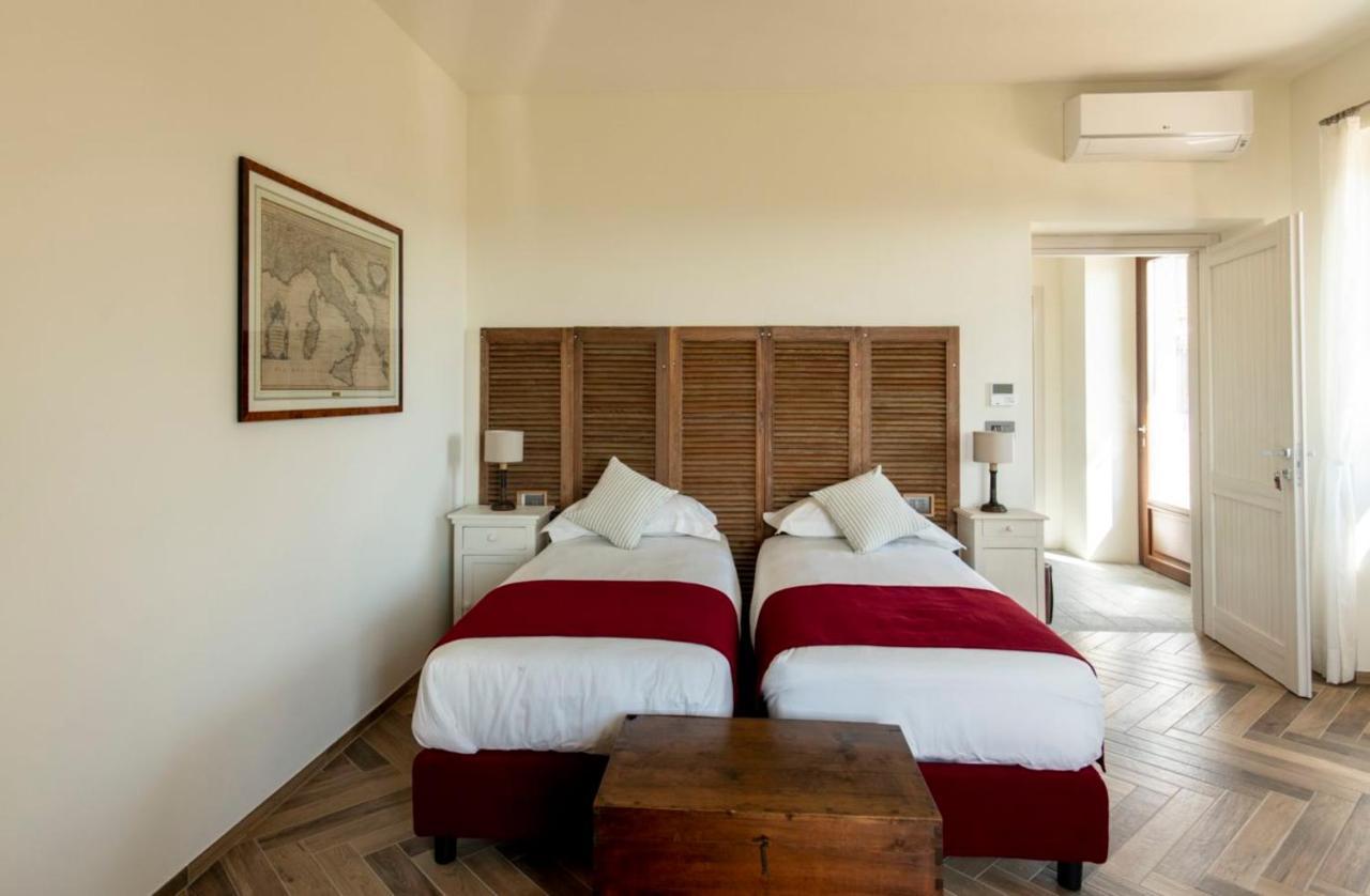 Le Vecchie Persiane - Bed & Breakfast Диано-д'Альба Экстерьер фото