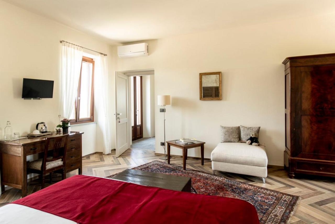 Le Vecchie Persiane - Bed & Breakfast Диано-д'Альба Экстерьер фото