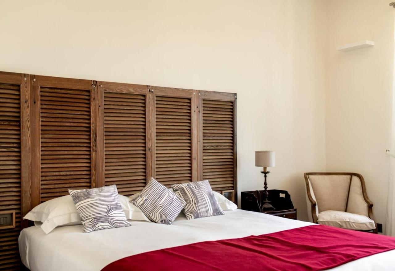 Le Vecchie Persiane - Bed & Breakfast Диано-д'Альба Экстерьер фото