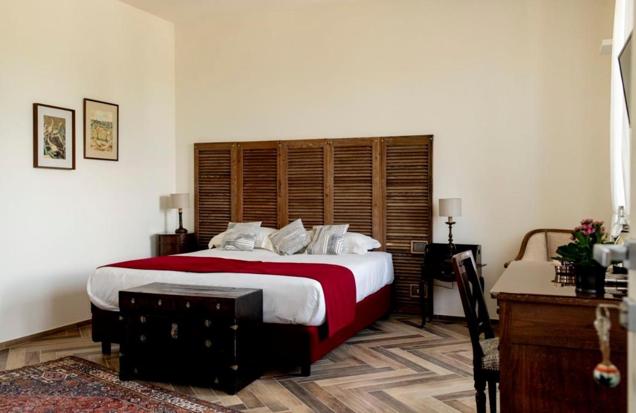 Le Vecchie Persiane - Bed & Breakfast Диано-д'Альба Экстерьер фото