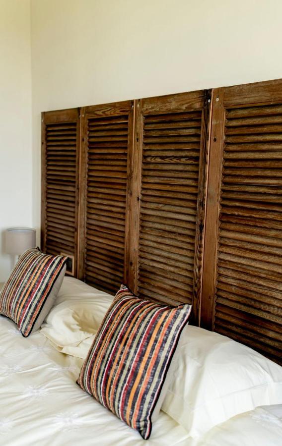 Le Vecchie Persiane - Bed & Breakfast Диано-д'Альба Экстерьер фото